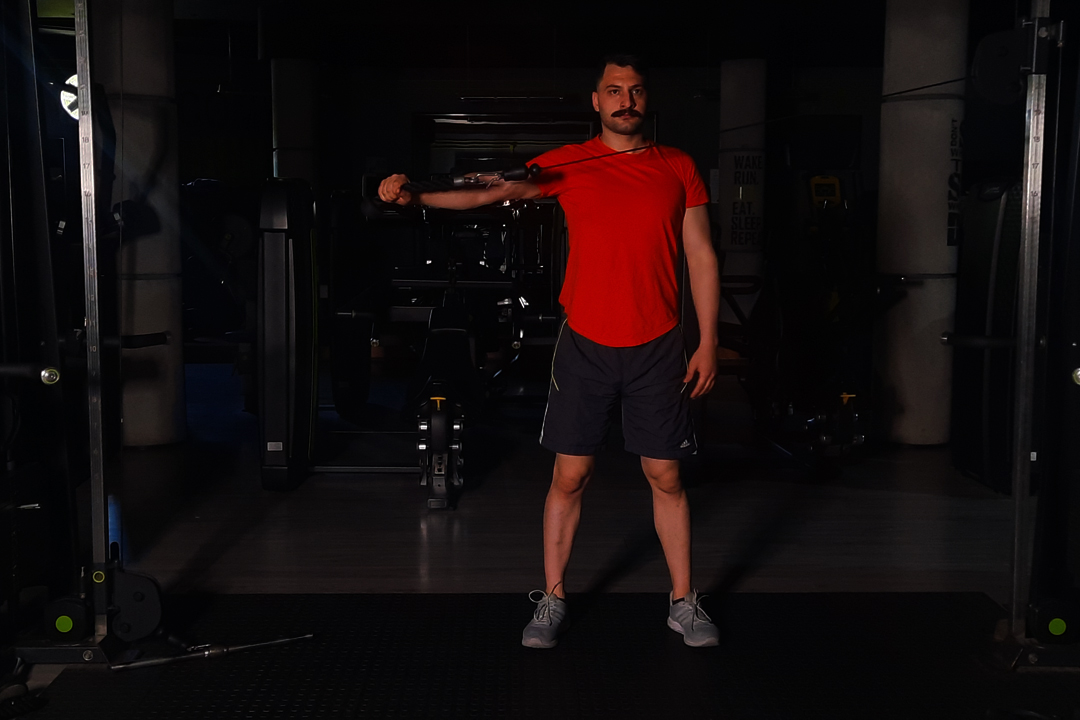 سرشانه پشت سیم کش طنابی تک از پهلو