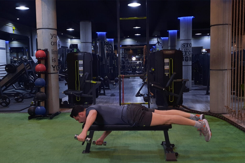 سرشانه پشت دمبل نشر خم متناوب خوابیده