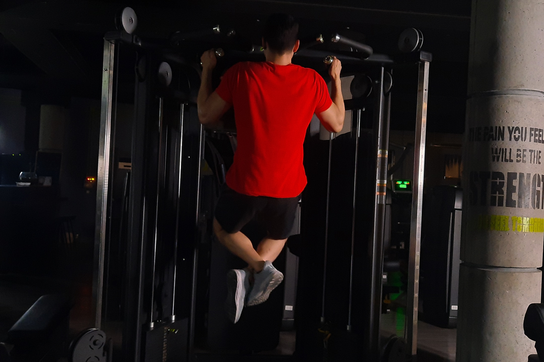 بارفیکس دست نیمه باز