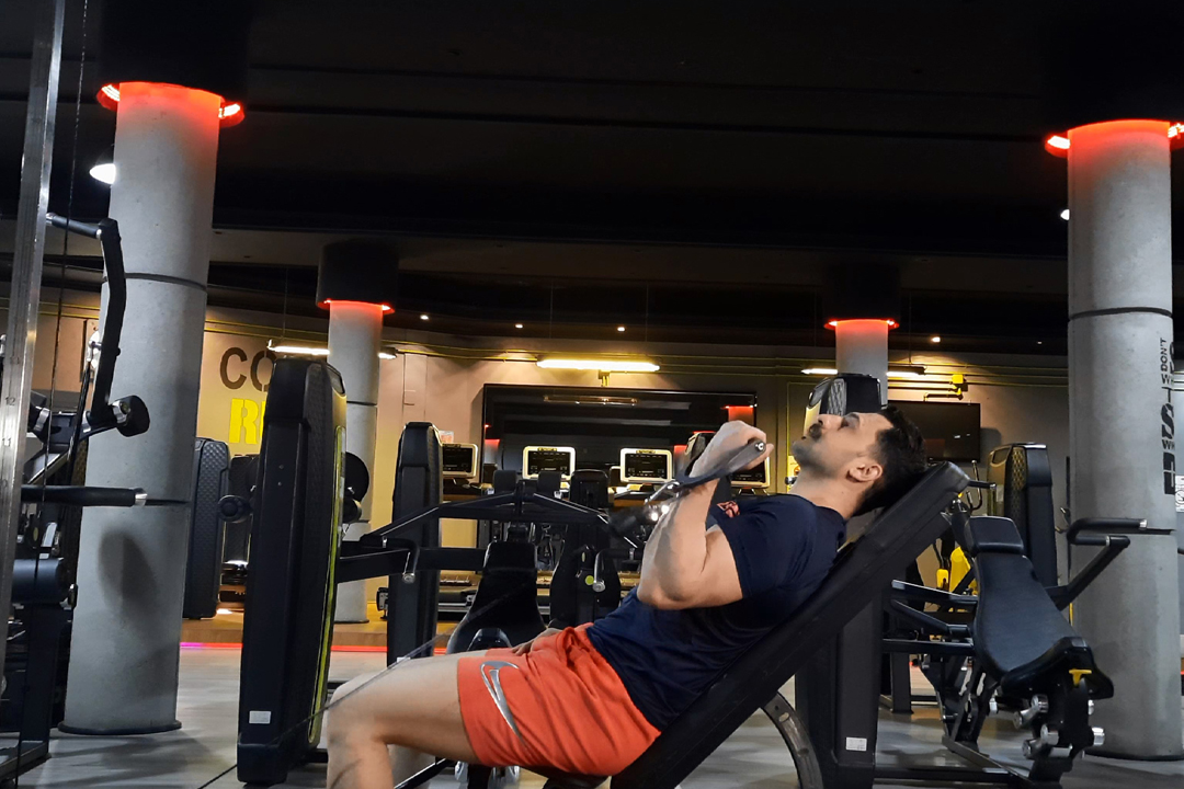 جلو بازو سیم کش تک میز شیب خوابیده