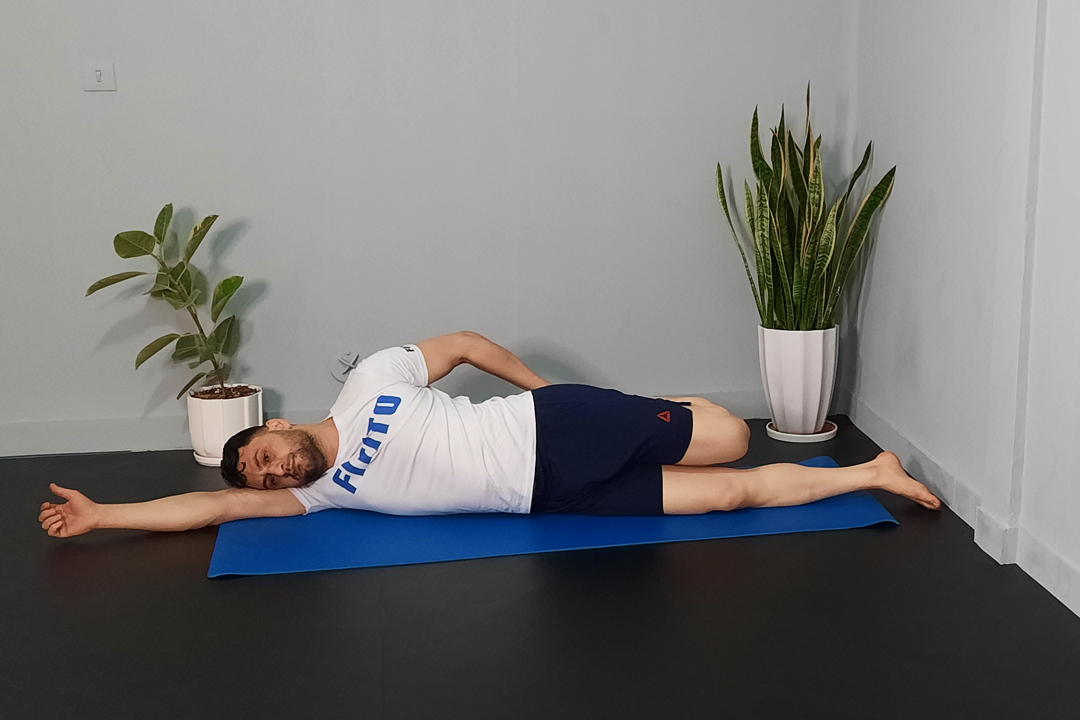 کشش چهارسر تک به پهلو خوابیده