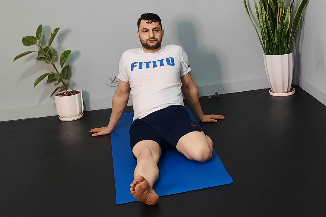 کشش چهارسر تک پا خم نشسته