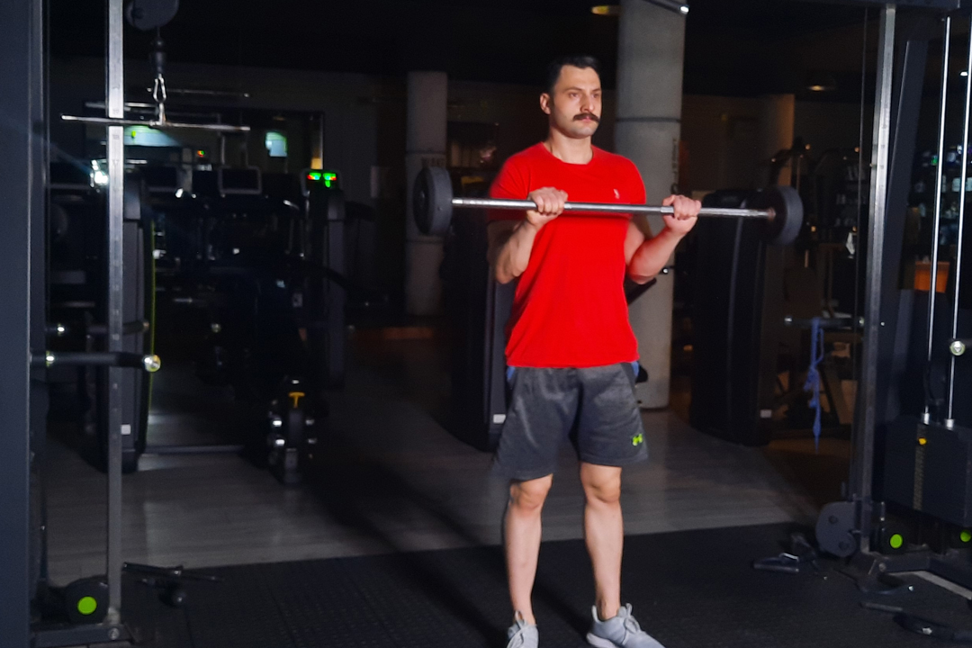 ساعد پشت هالتر