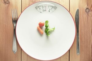 روزی چند کالری بخوریم تا وزن کم کنیم؟
