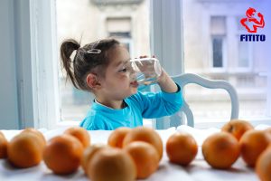7 مزیت سلامتی مبتنی بر علم نوشیدن آب کافی